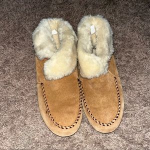 Minnetonka Fuzzy Slippers